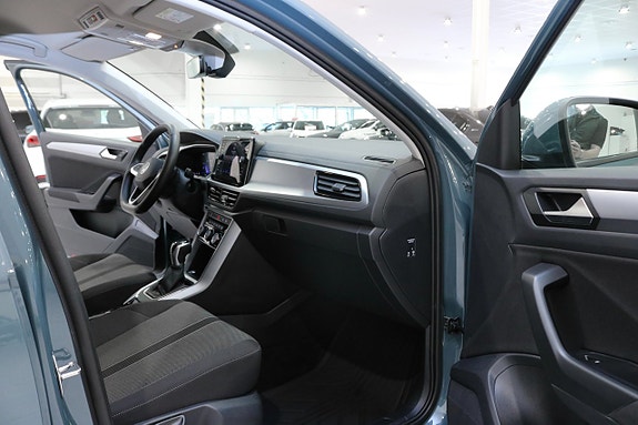 Volkswagen T-Roc 11 of 23