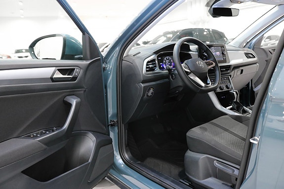 Volkswagen T-Roc 9 of 23