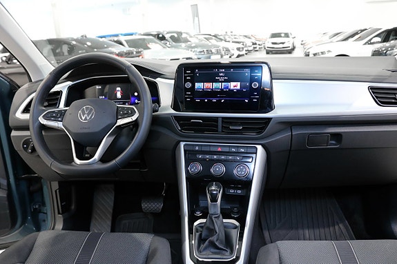 Volkswagen T-Roc 12 of 23
