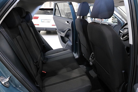 Volkswagen T-Roc 15 of 23
