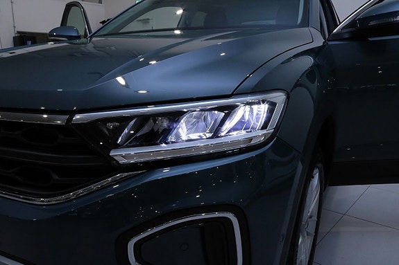 Volkswagen T-Roc 7 of 23