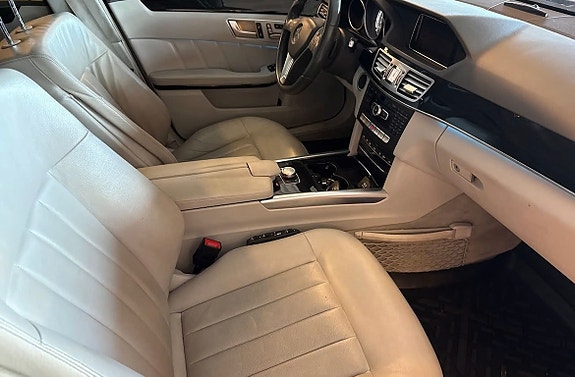 Mercedes-Benz E350 10 of 13