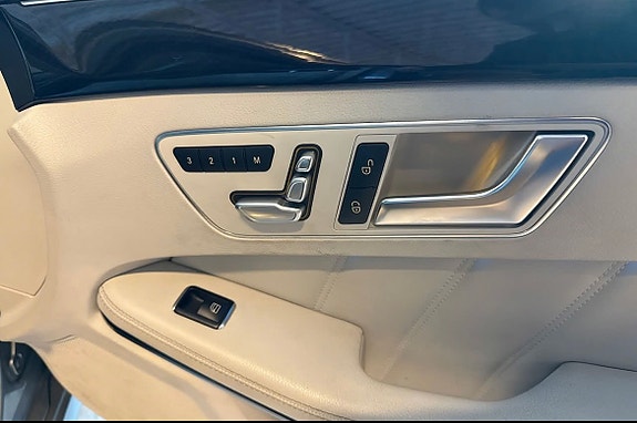 Mercedes-Benz E350 9 of 13