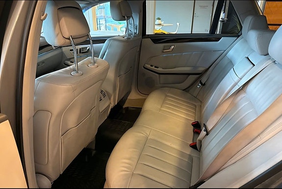 Mercedes-Benz E350 12 of 13