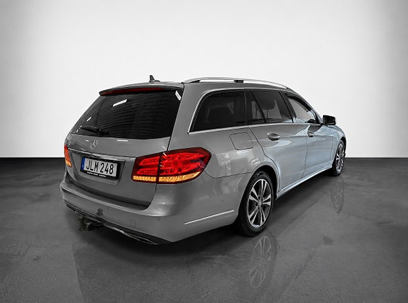 Mercedes-Benz E350 3 of 13