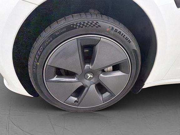Tesla Model 3 30 of 30
