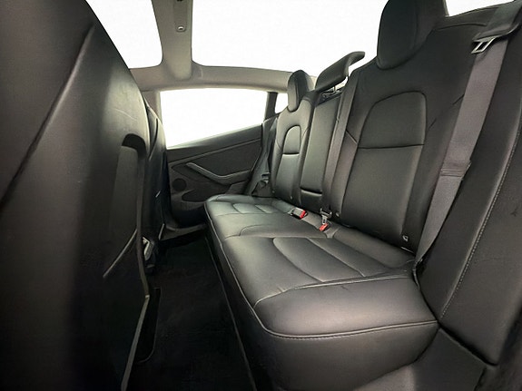 Tesla Model 3 25 of 30