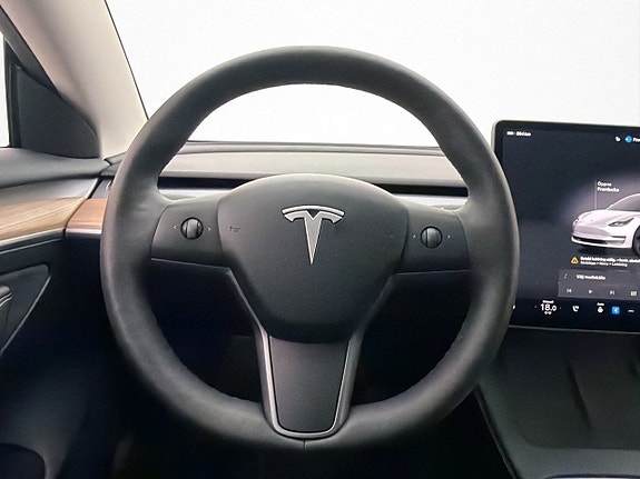 Tesla Model 3 15 of 30