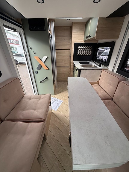 CHALLENGER X150 Stor lounge, endast 5.99M lång, dieselvärmare med mer! 10 of 21