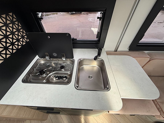 CHALLENGER X150 Stor lounge, endast 5.99M lång, dieselvärmare med mer! 12 of 21