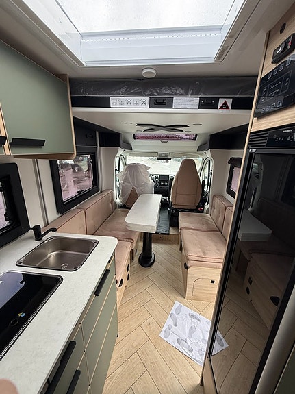 CHALLENGER X150 Stor lounge, endast 5.99M lång, dieselvärmare med mer! 17 of 21