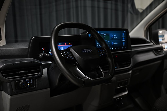 Ford Transit Custom 16 of 30
