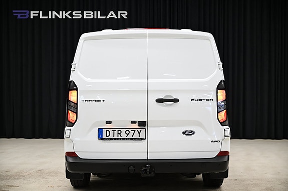 Ford Transit Custom 11 of 30