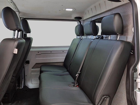 Volkswagen Transporter 15 of 17