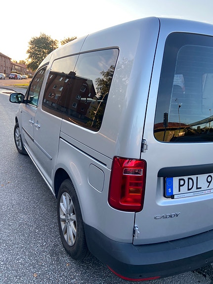 Volkswagen Caddy 2 of 6