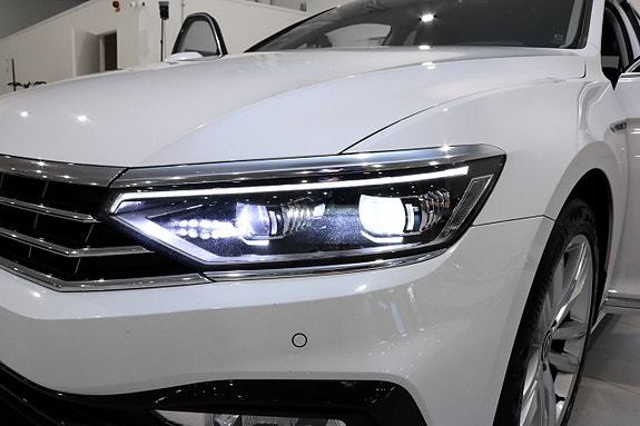 Volkswagen Passat 8 of 30