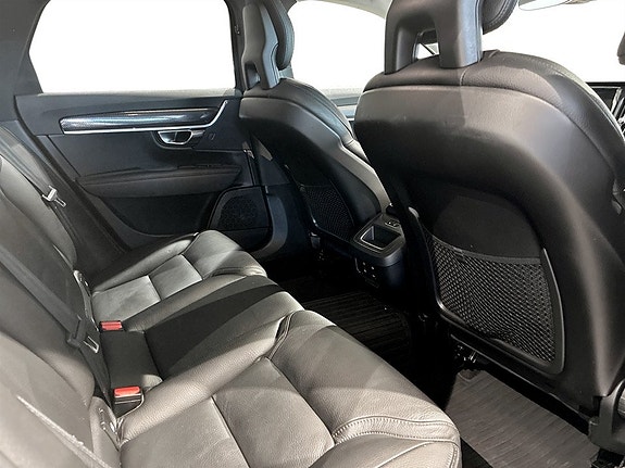 Volvo V90 Cross Country 19 of 26