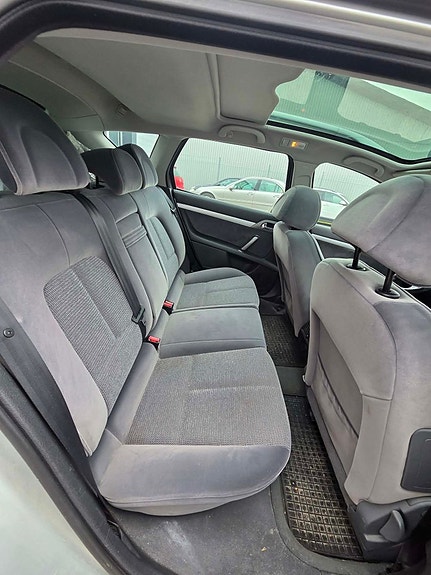 Peugeot 407 9 of 12