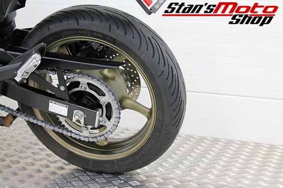 Yamaha XJ6 Diversion F Arrow 14 of 16