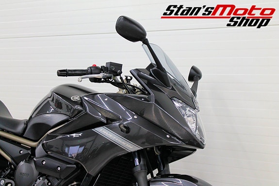 Yamaha XJ6 Diversion F Arrow 7 of 16