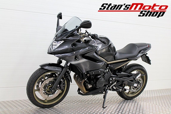 Yamaha XJ6 Diversion F Arrow 10 of 16