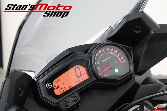 Yamaha XJ6 Diversion F Arrow 16 of 16