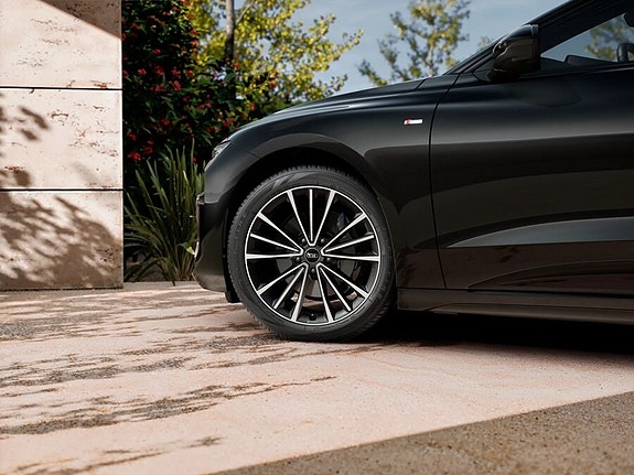 Audi A6 4 of 11