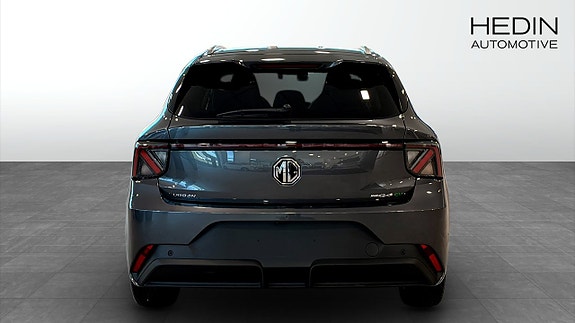 MG MG4 EV Urban 7 of 16
