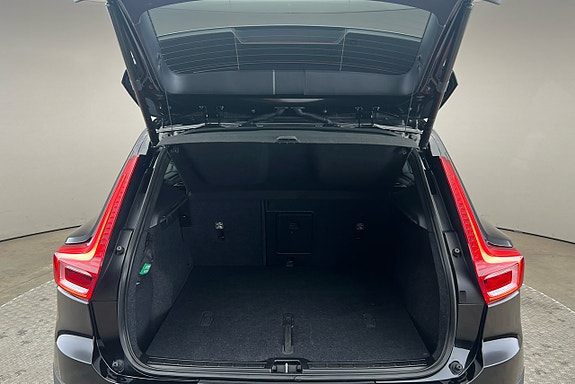 Volvo XC40 14 of 27