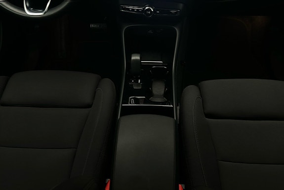 Volvo XC40 9 of 27