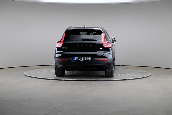 Volvo XC40 5 of 27
