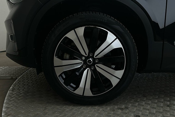 Volvo XC40 12 of 27