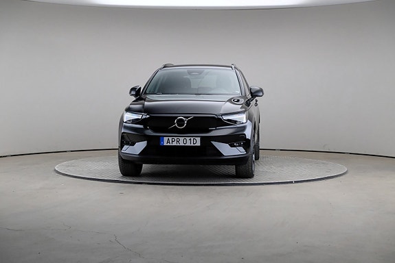 Volvo XC40 3 of 27