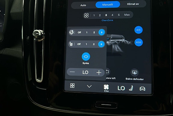 Volvo XC40 21 of 27
