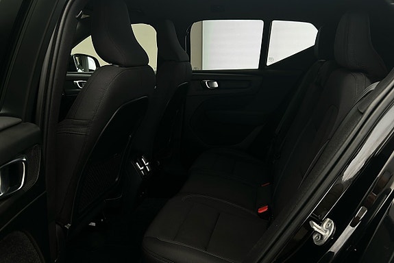 Volvo XC40 13 of 27