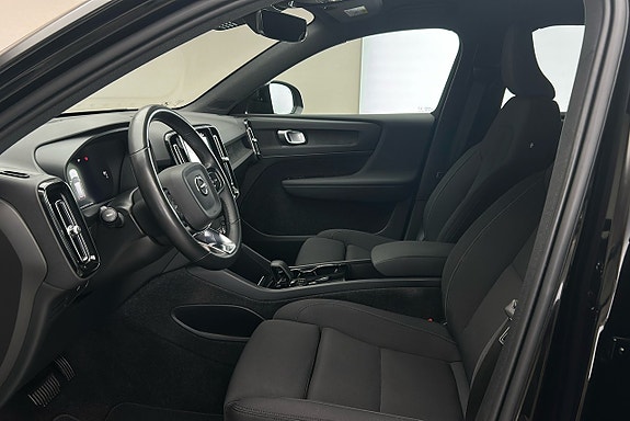 Volvo XC40 10 of 27