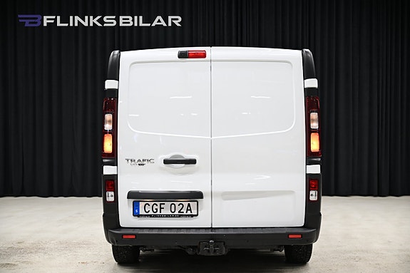 Renault Trafic 12 of 28