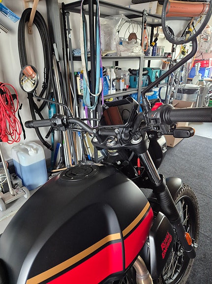 Royal Enfield scram 411 6 of 12