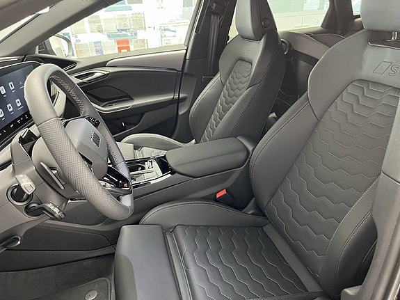 Audi A6 8 of 17