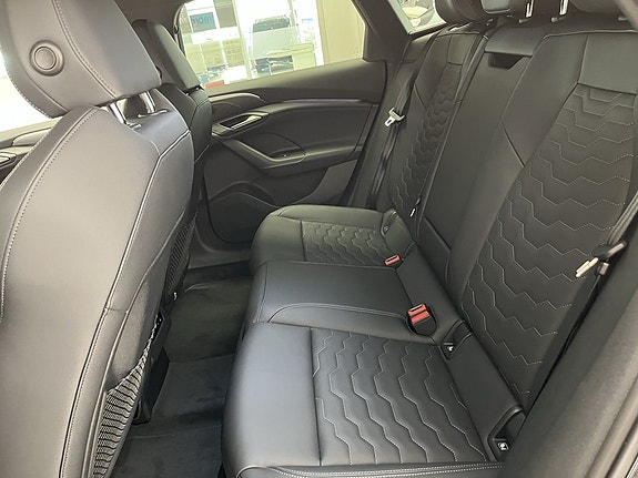 Audi A6 14 of 17