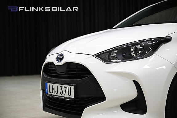 Toyota Yaris 6 of 24