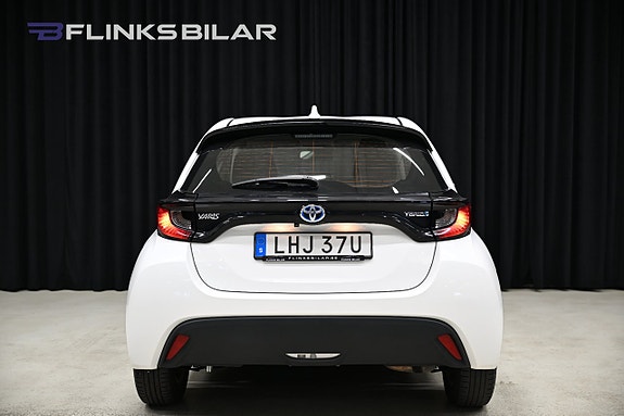 Toyota Yaris 7 of 24