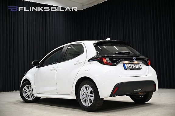 Toyota Yaris 3 of 24