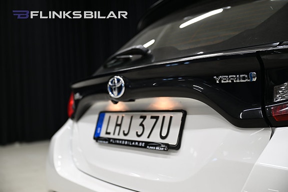 Toyota Yaris 8 of 24