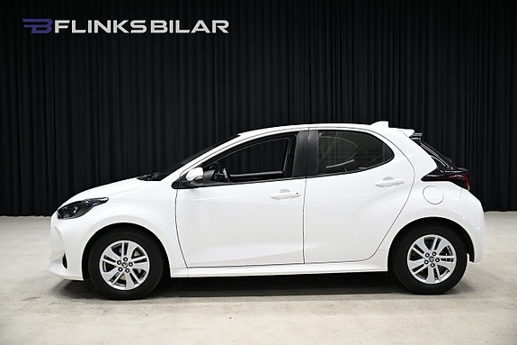 Toyota Yaris 2 of 24