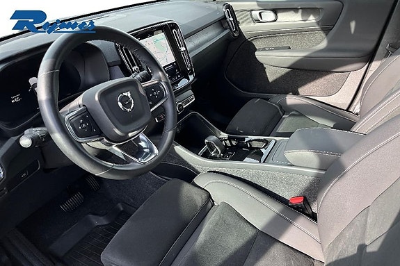 Volvo EX40 6 of 26
