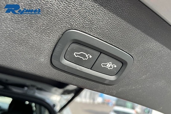 Volvo EX40 18 of 26