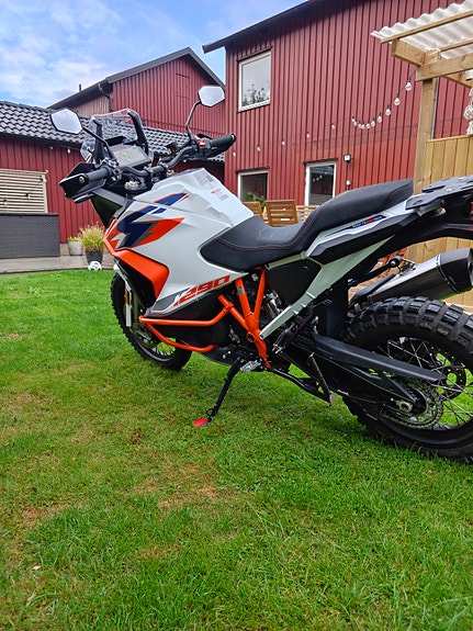 KTM 1290 Super Adventure R 4 of 5
