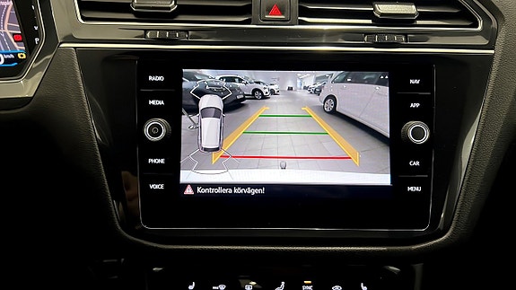 Volkswagen Tiguan Allspace 19 of 23