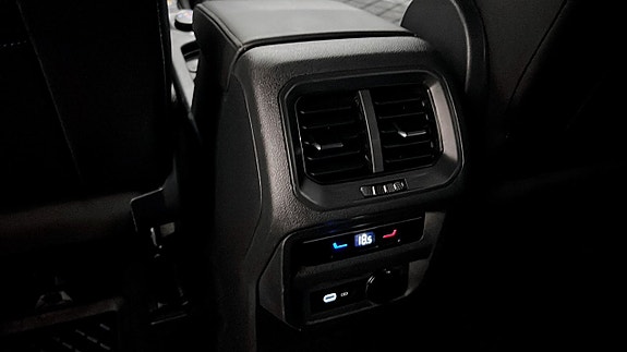 Volkswagen Tiguan Allspace 17 of 23